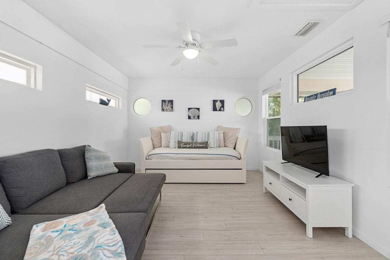 Pet Friendly In With Wrap-around Porches And Close Proximity To Holiday home *