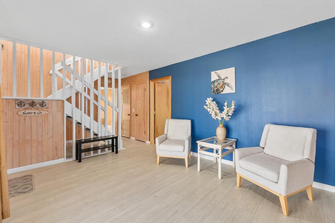 Pet Friendly In With Wrap-around Porches And Close Proximity To Holiday home St. Augustine