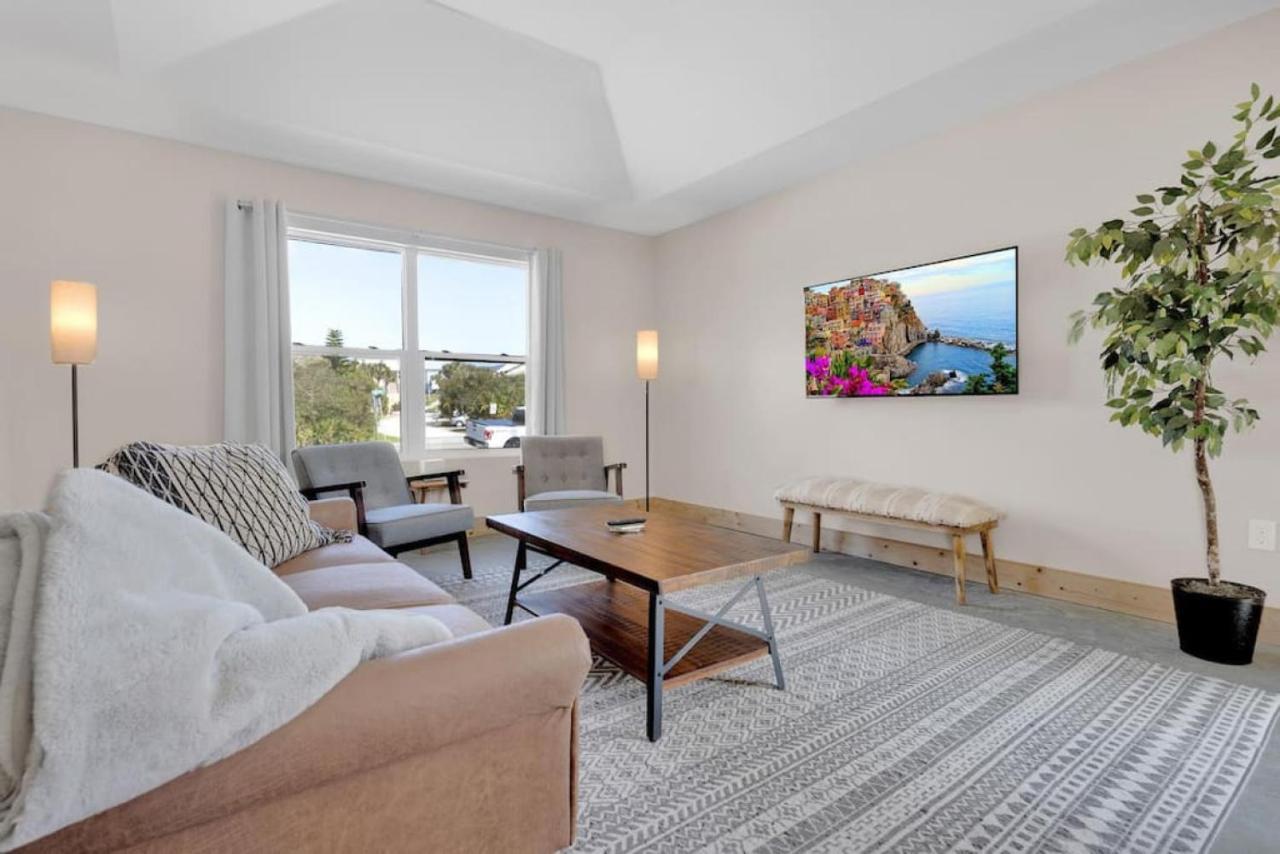 Butler Bliss Modern Vacation