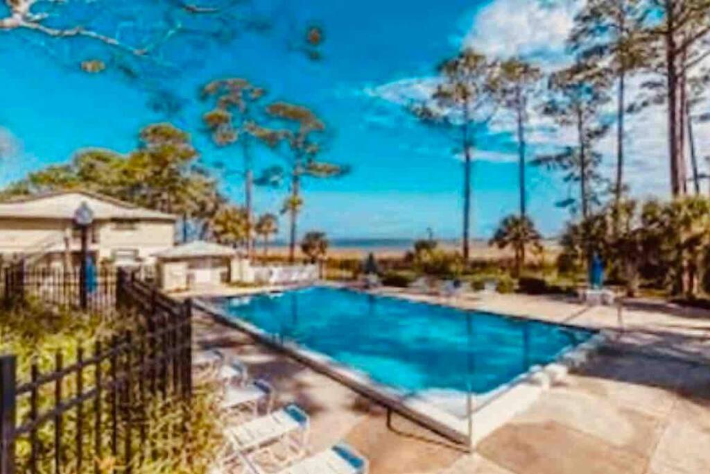 Private Retreat Under Oak Canopy St. Augustine