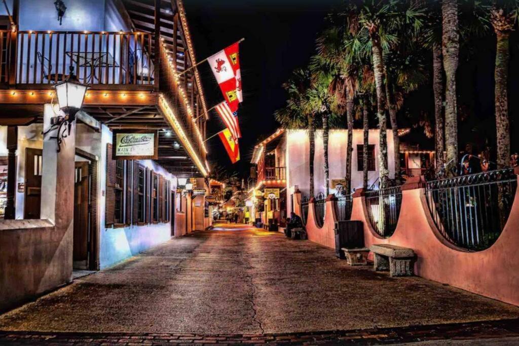Private Retreat Under Oak Canopy Apartment St. Augustine