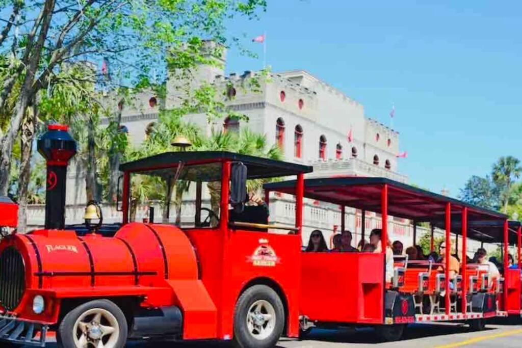 Private Retreat Under Oak Canopy Apartment St. Augustine