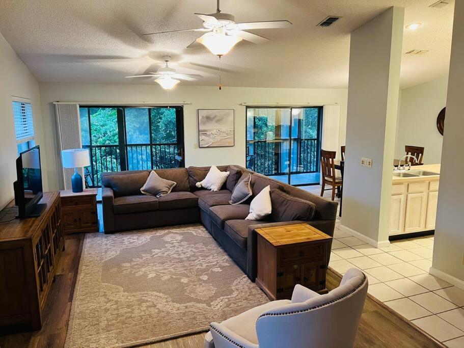 Private Retreat Under Oak Canopy Apartment