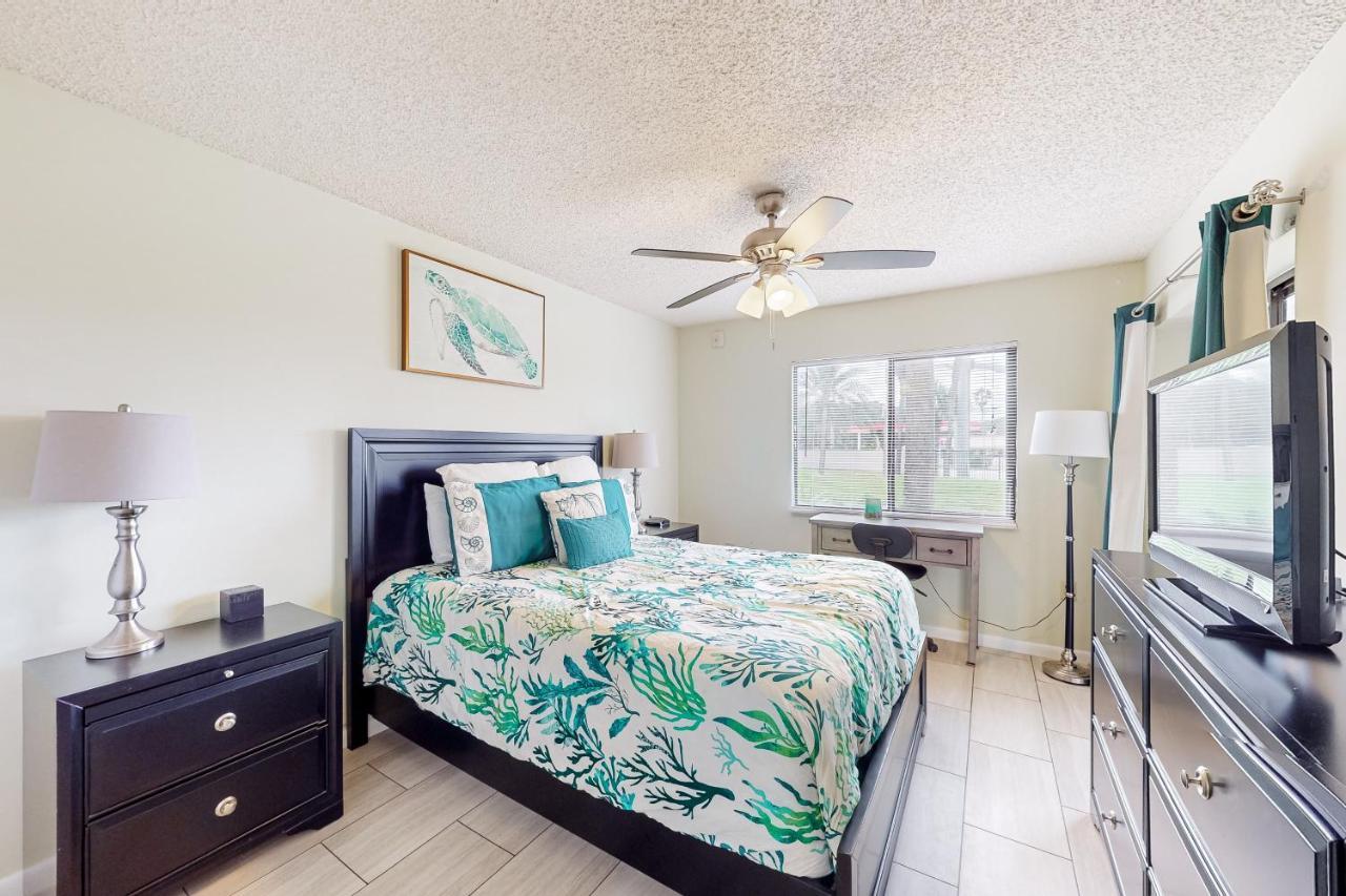 The Shimmering Palm Apartment *