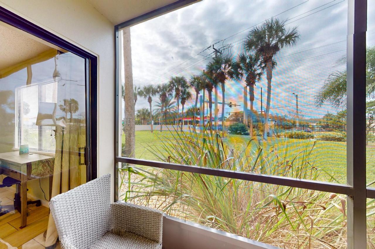 The Shimmering Palm Apartment *