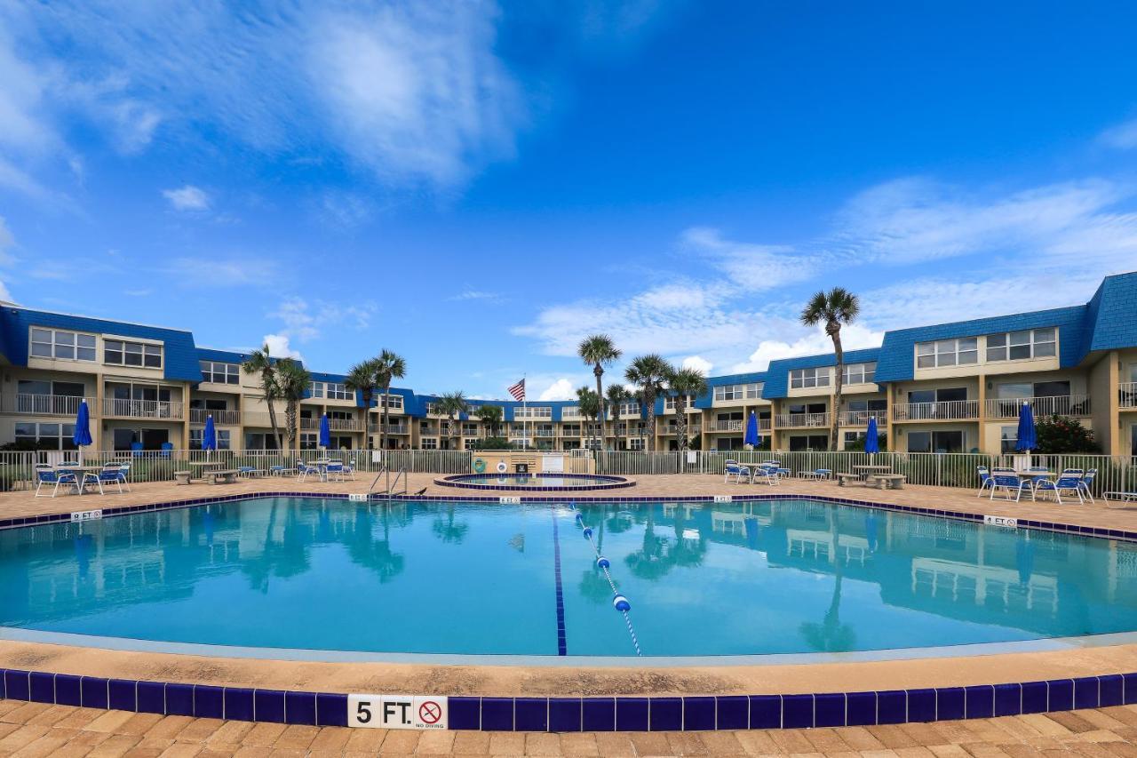 Crescent Sandpiper 103 Steps From The