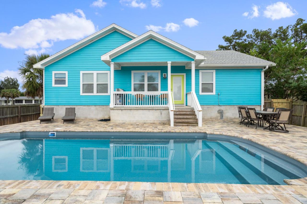Blu Star Oasis Pool Pickleball