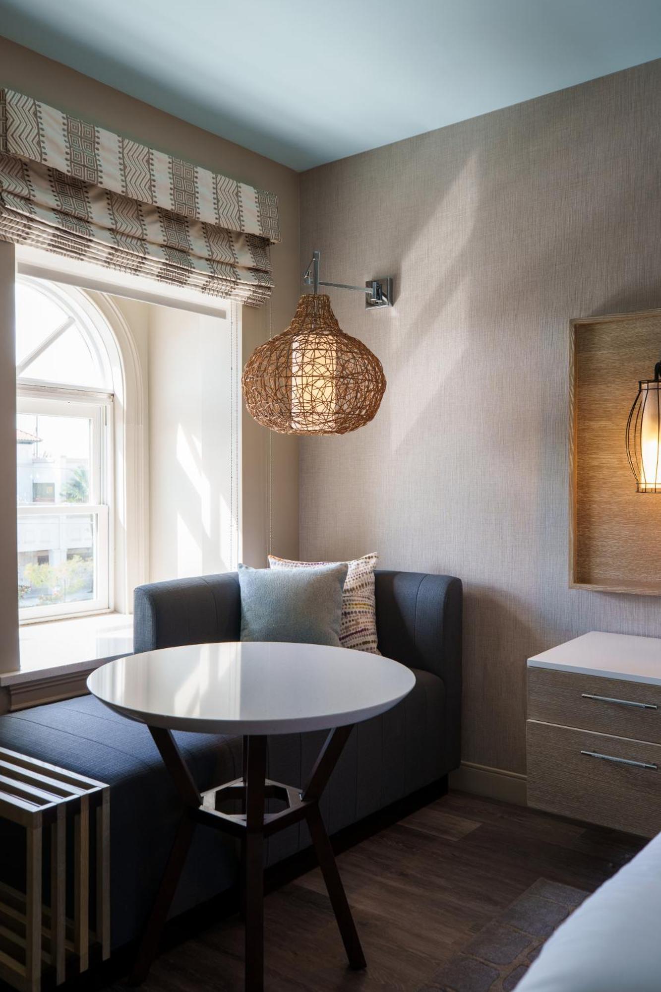 Renaissance Historic Downtown 4*