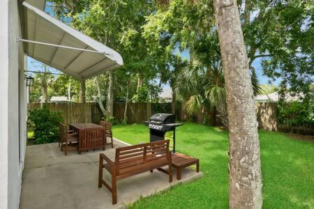 Casa Comares, Overlooks Lighthouse, Near Dt + Bch! Holiday home *