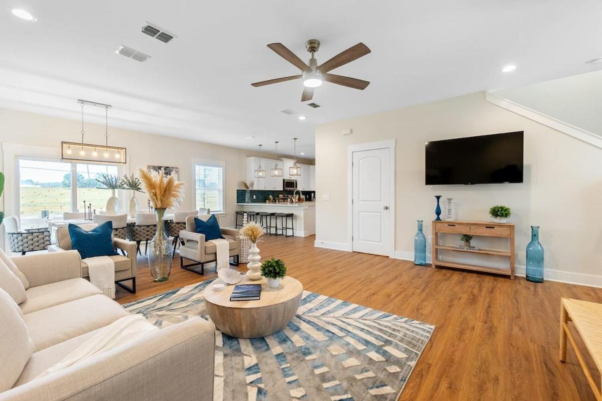 Ocean Breeze- Chic Steps To Family Friendly