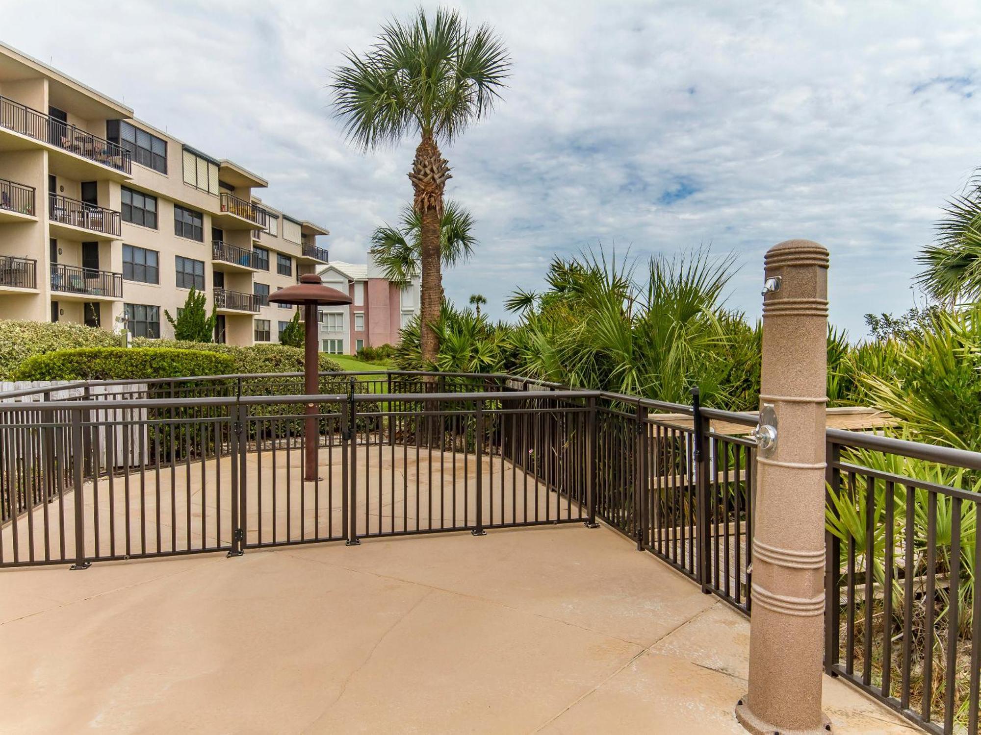 Apartment Barefoot Trace 208 *