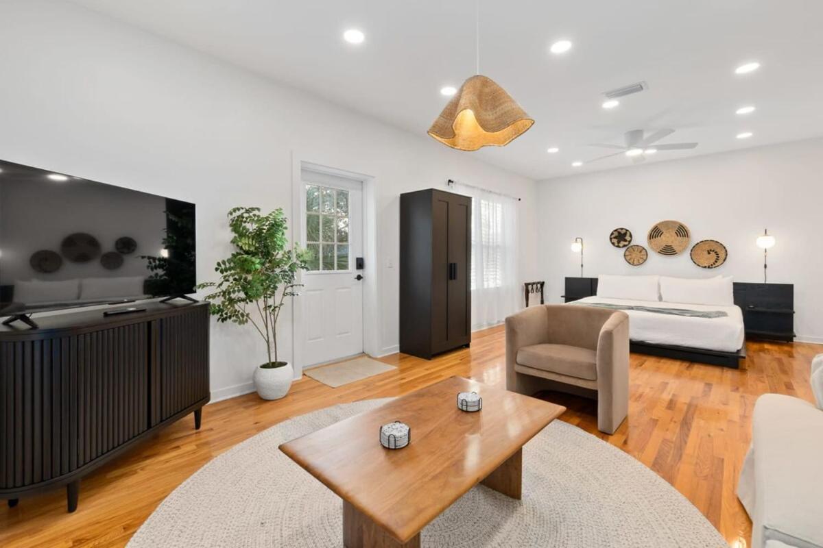 Uptown Loft - Bright - Modern - Walkable * St. Augustine