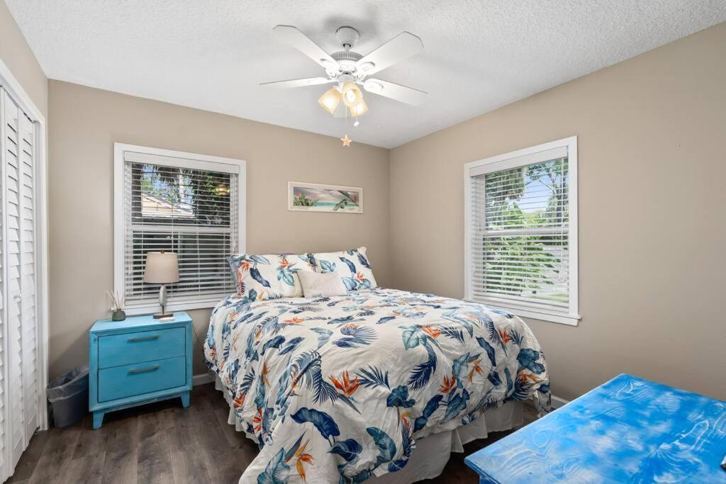 Holiday home Pool, Beach, Screened Patio- A Million Memories