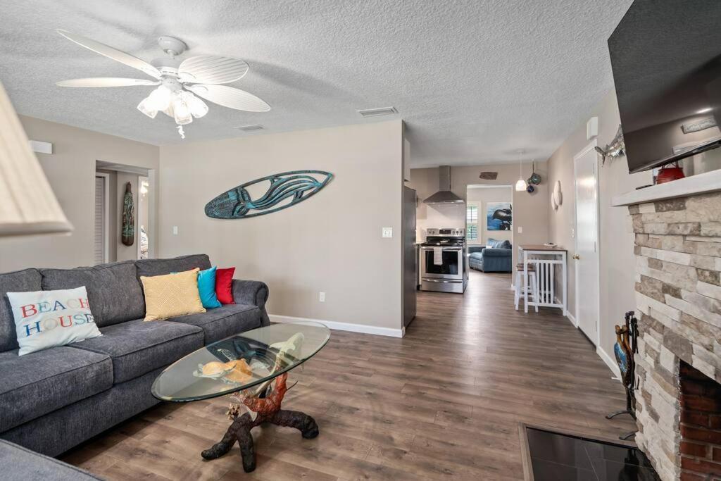 Pool, Beach, Screened Patio- A Million Memories Holiday home