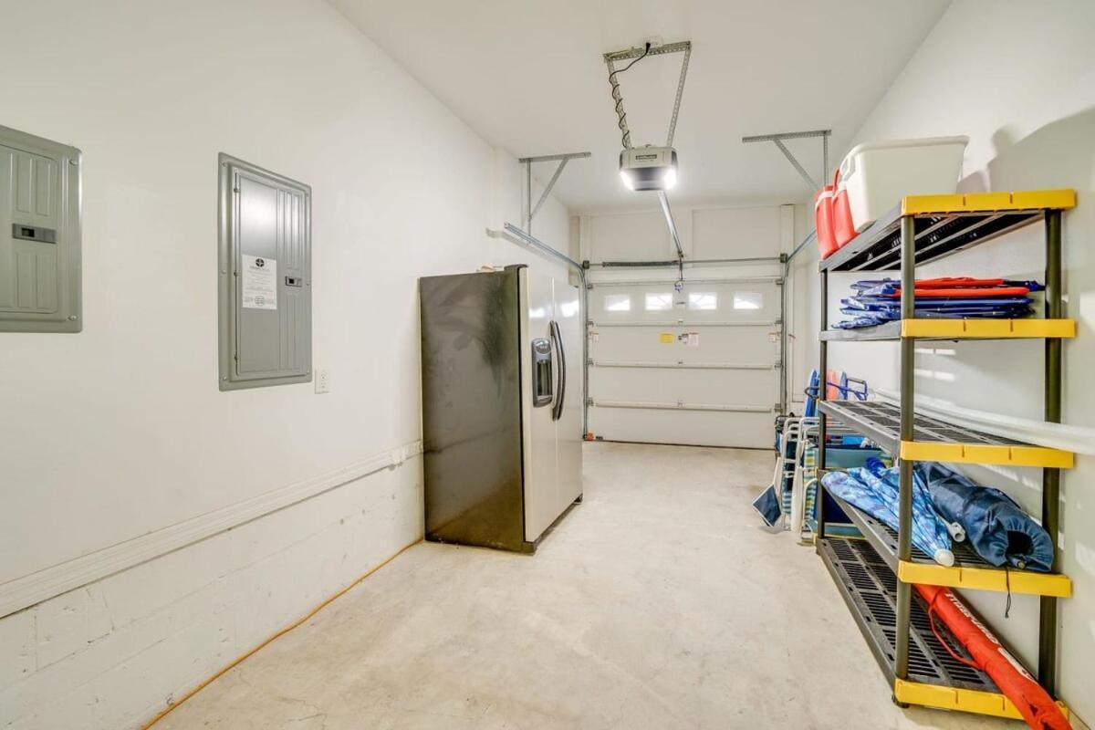 4br House, 2 Blocks From The