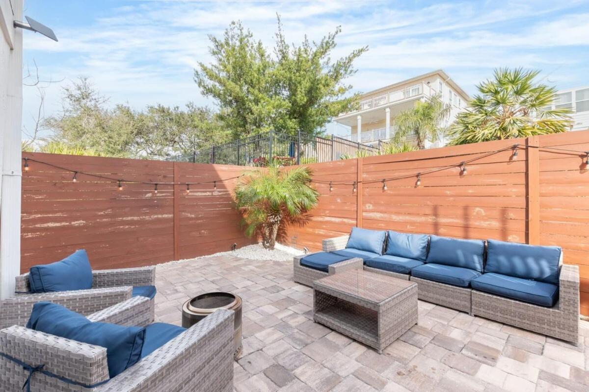 4br House, 2 Blocks From The Holiday home