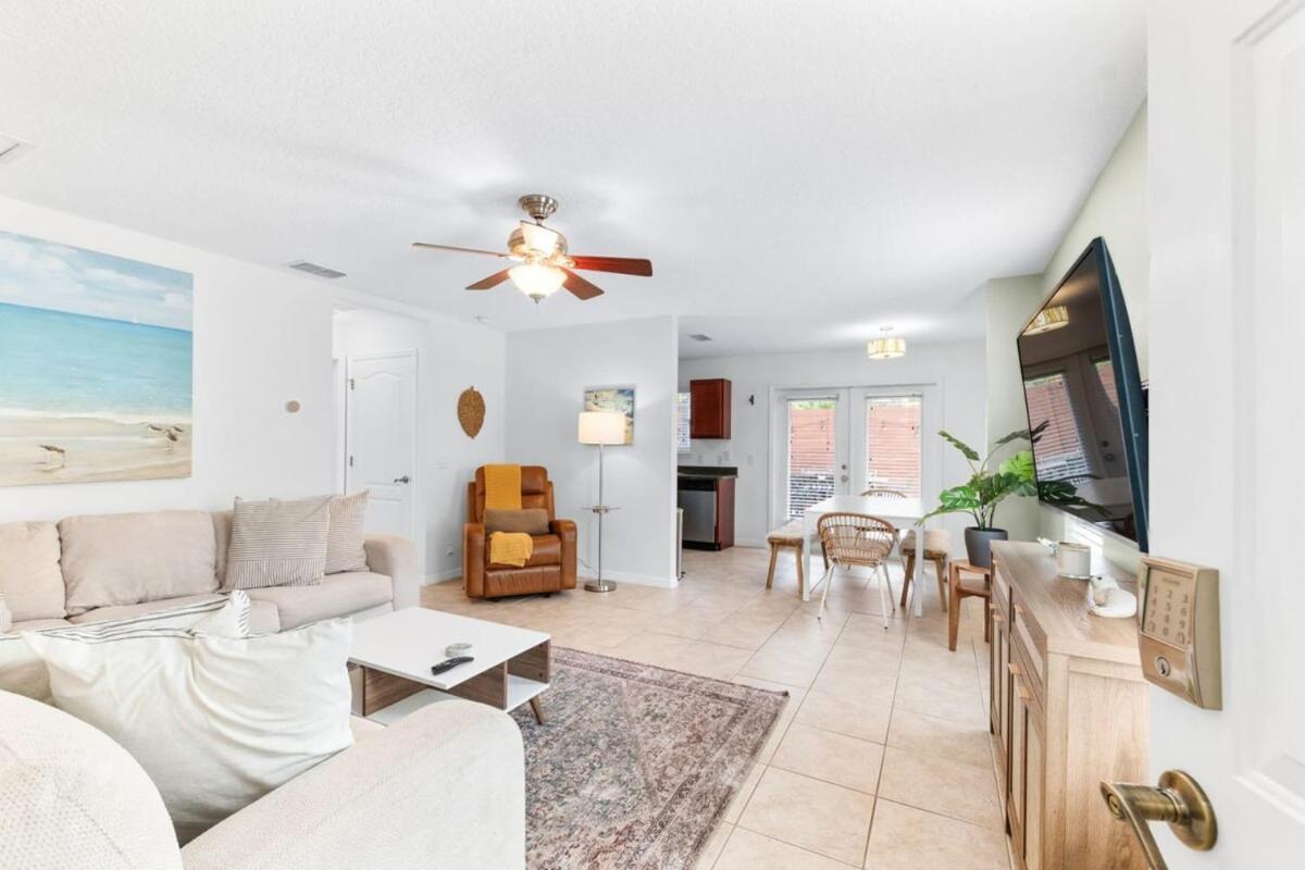 4br House, 2 Blocks From The