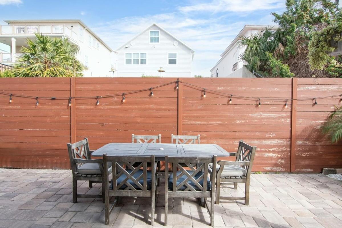 4br House, 2 Blocks From The *