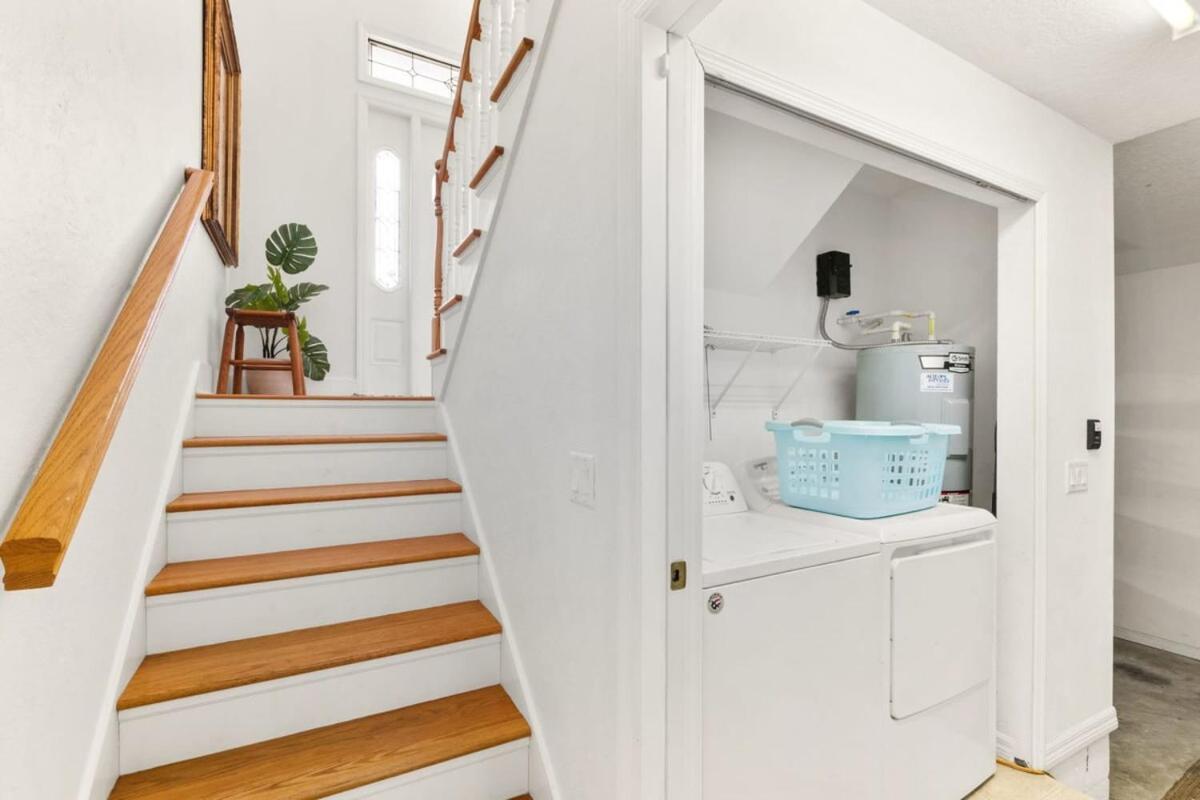 Holiday home 4br House, 2 Blocks From The