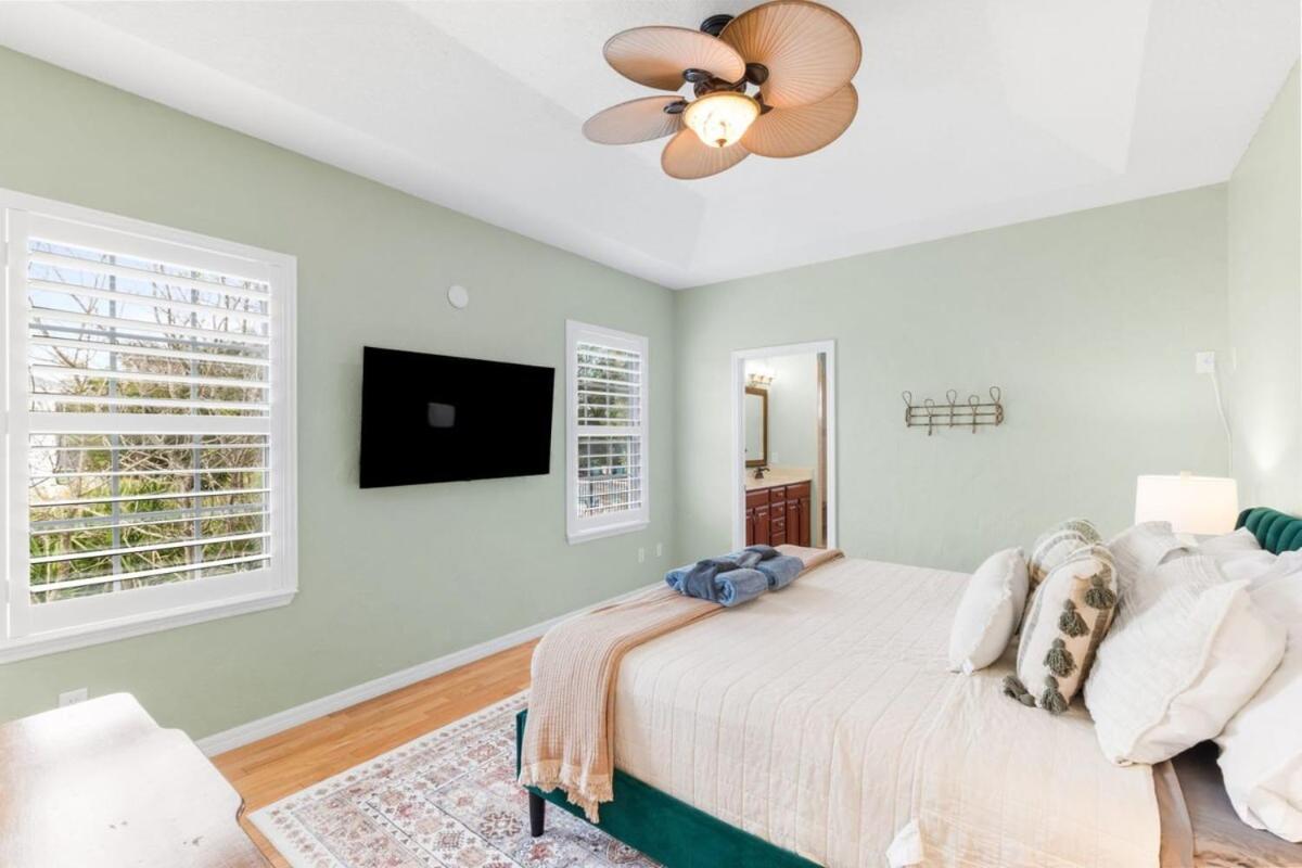 4br House, 2 Blocks From The Holiday home