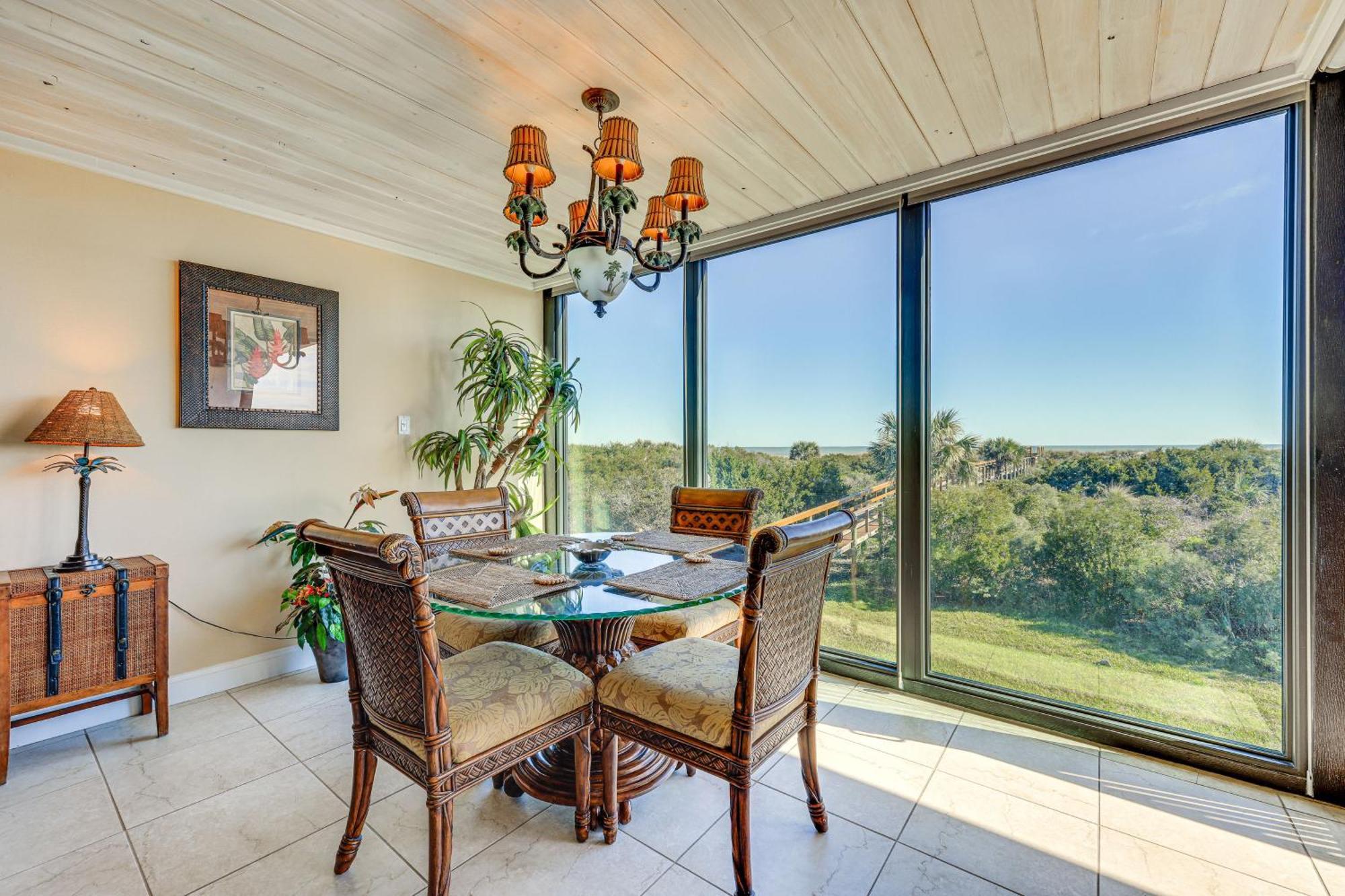 Apartment Beachfront St Augustine Condo, Stunning View