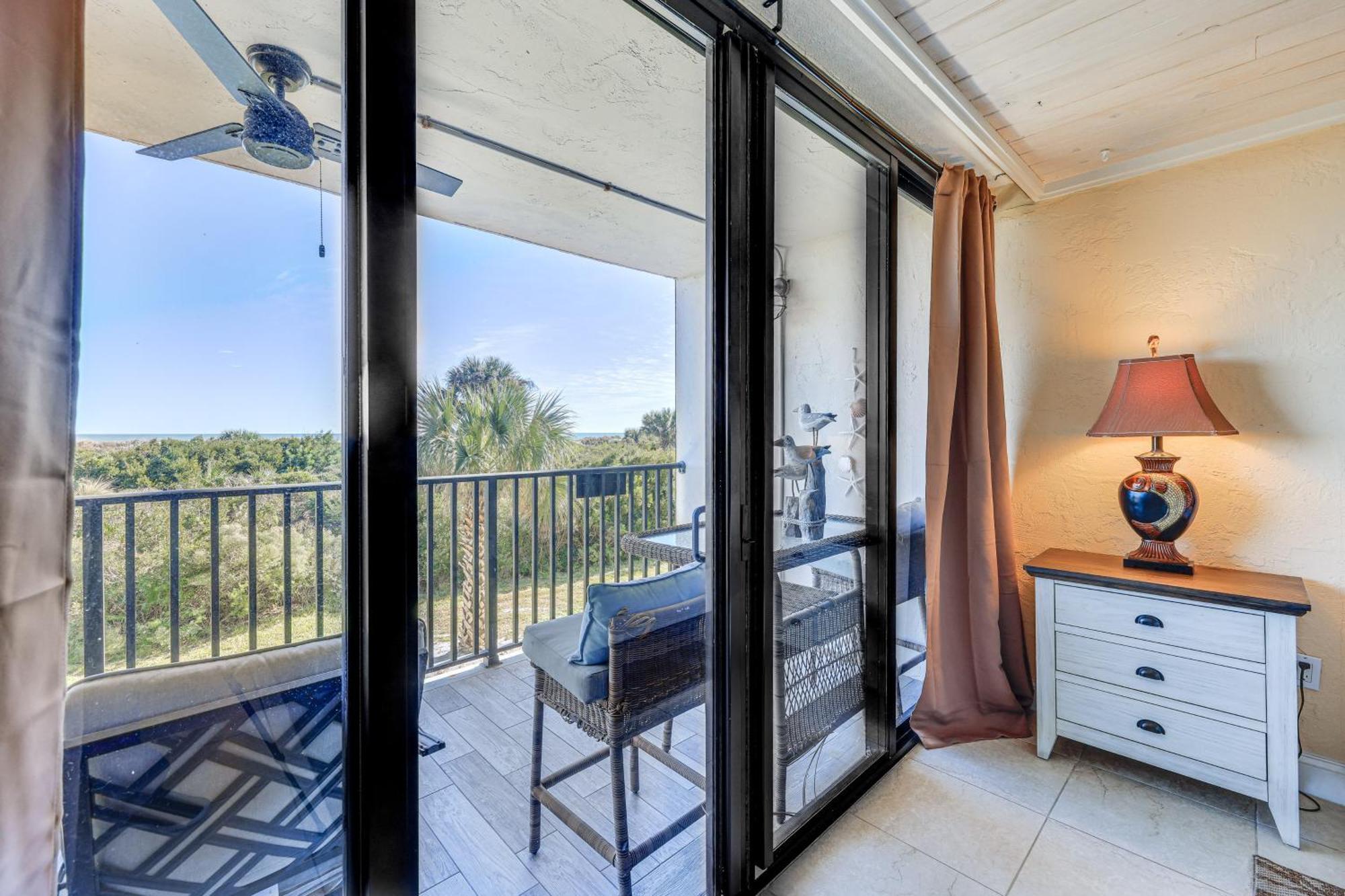 Beachfront St Augustine Condo, Stunning View *