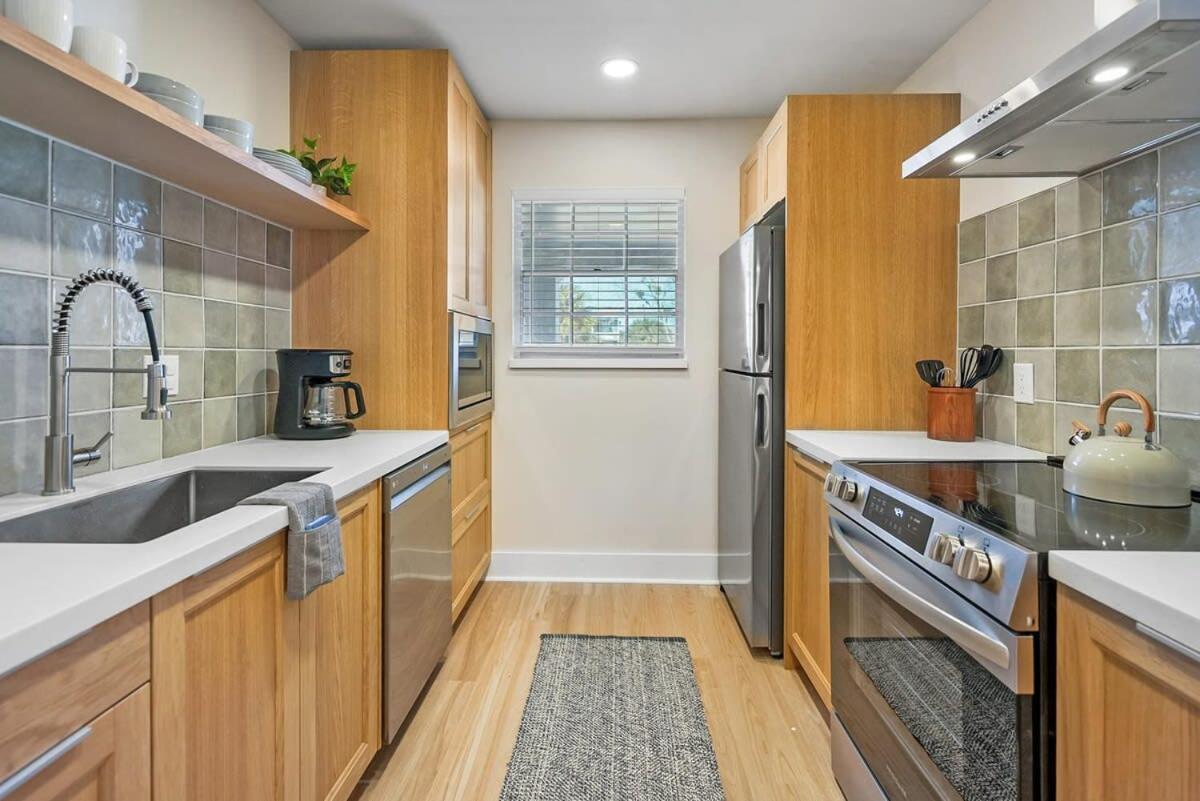 Fido Friendly Sun And Fun Walk To Dt Free Parking Holiday home St. Augustine