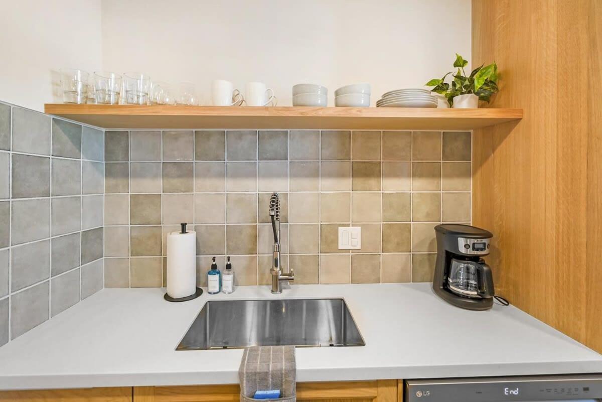 Fido Friendly Sun And Fun Walk To Dt Free Parking Holiday home *
