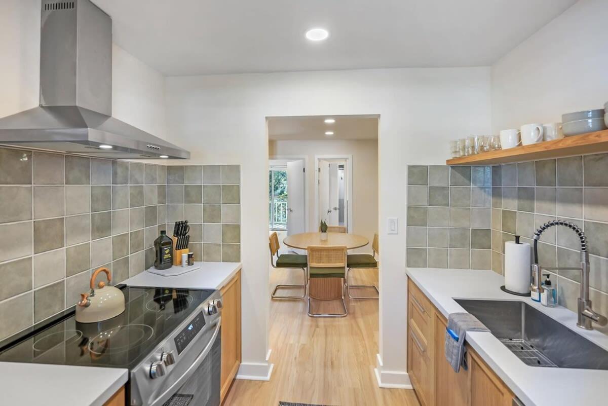 Fido Friendly Sun And Fun Walk To Dt Free Parking Holiday home *