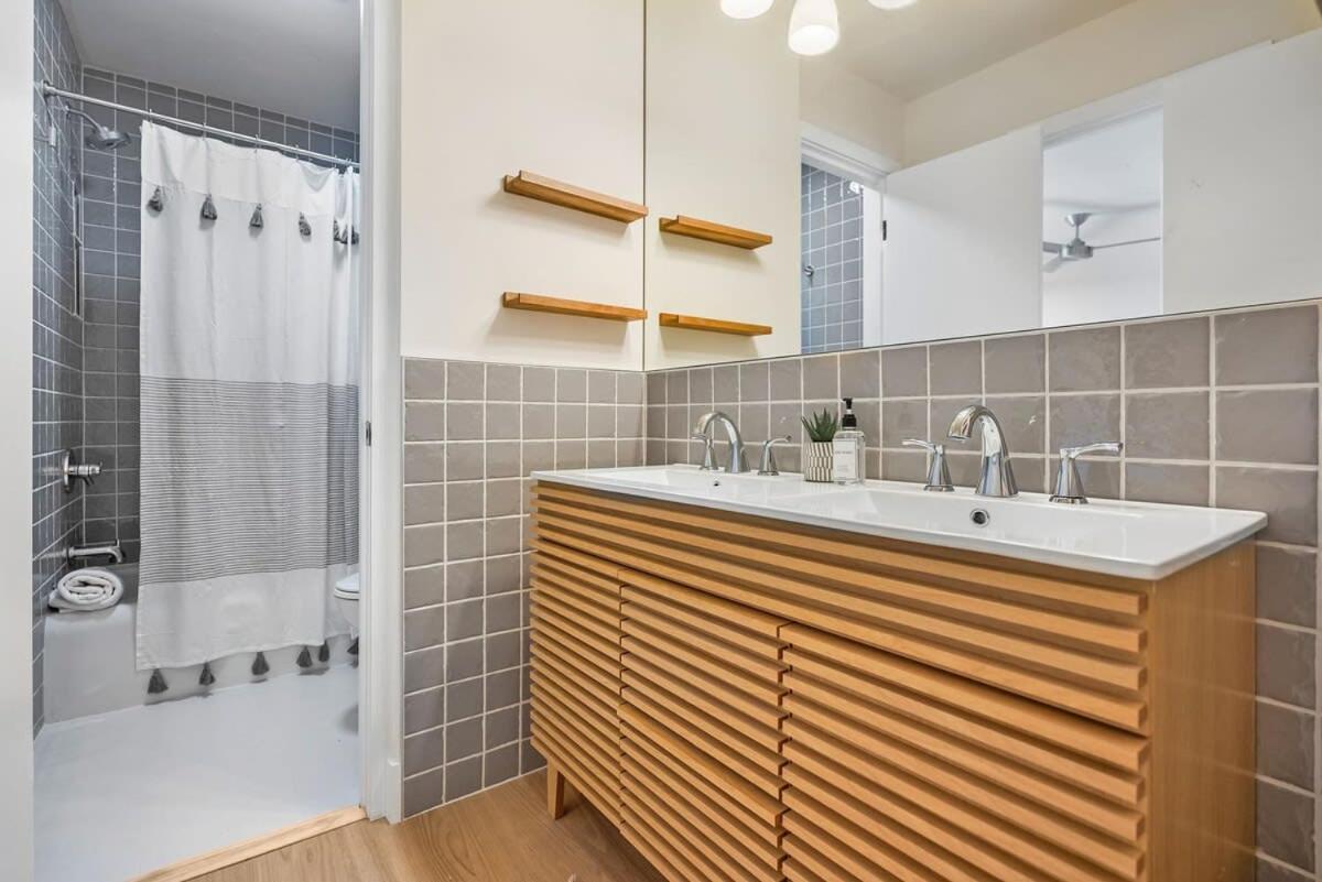 Holiday home Fido Friendly Sun And Fun Walk To Dt Free Parking *