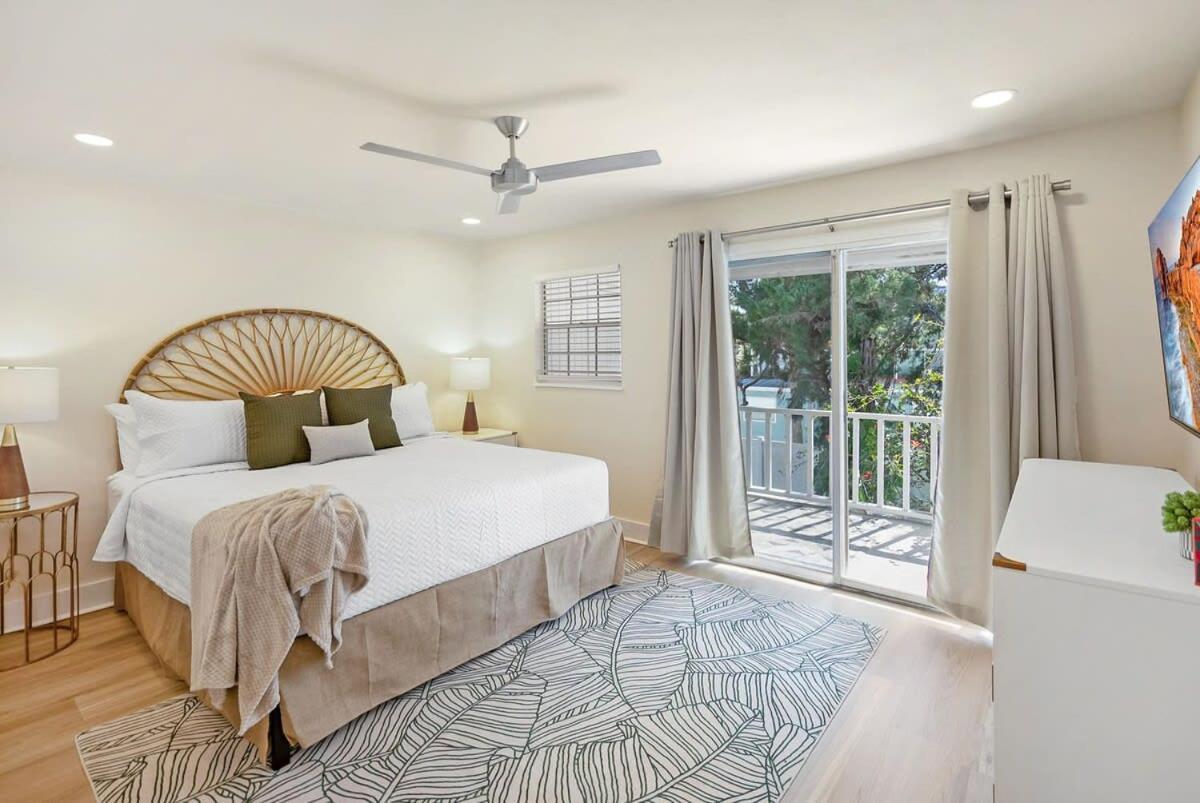 Fido Friendly Sun And Fun Walk To Dt Free Parking Holiday home St. Augustine