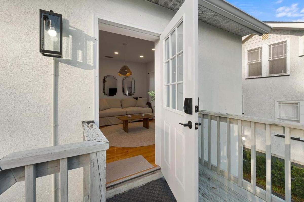 Uptown Loft - Bright - Modern - Walkable *
