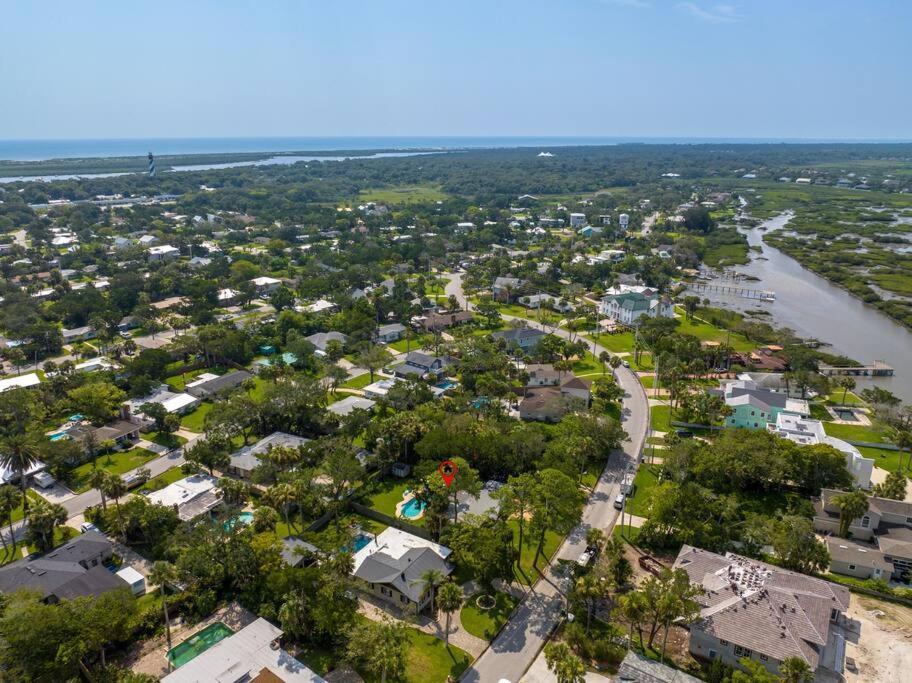 Pool, Beach, Screened Patio- A Million Memories Holiday home *