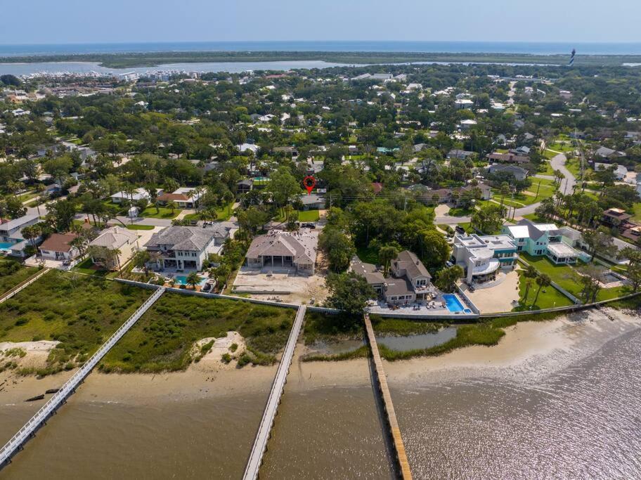 Holiday home Pool, Beach, Screened Patio- A Million Memories *