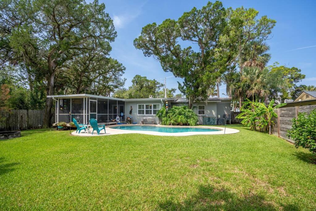 Pool, Beach, Screened Patio- A Million Memories Holiday home *