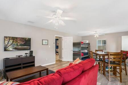 Holiday home Casa Comares, Overlooks Lighthouse, Near Dt + Bch!