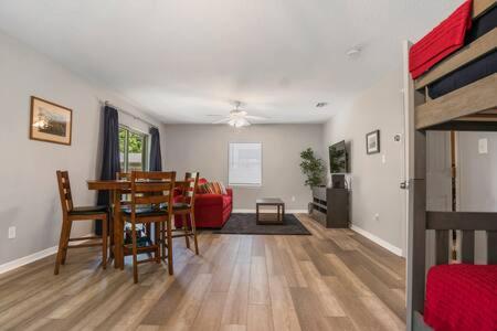 Casa Comares, Overlooks Lighthouse, Near Dt + Bch! Holiday home St. Augustine