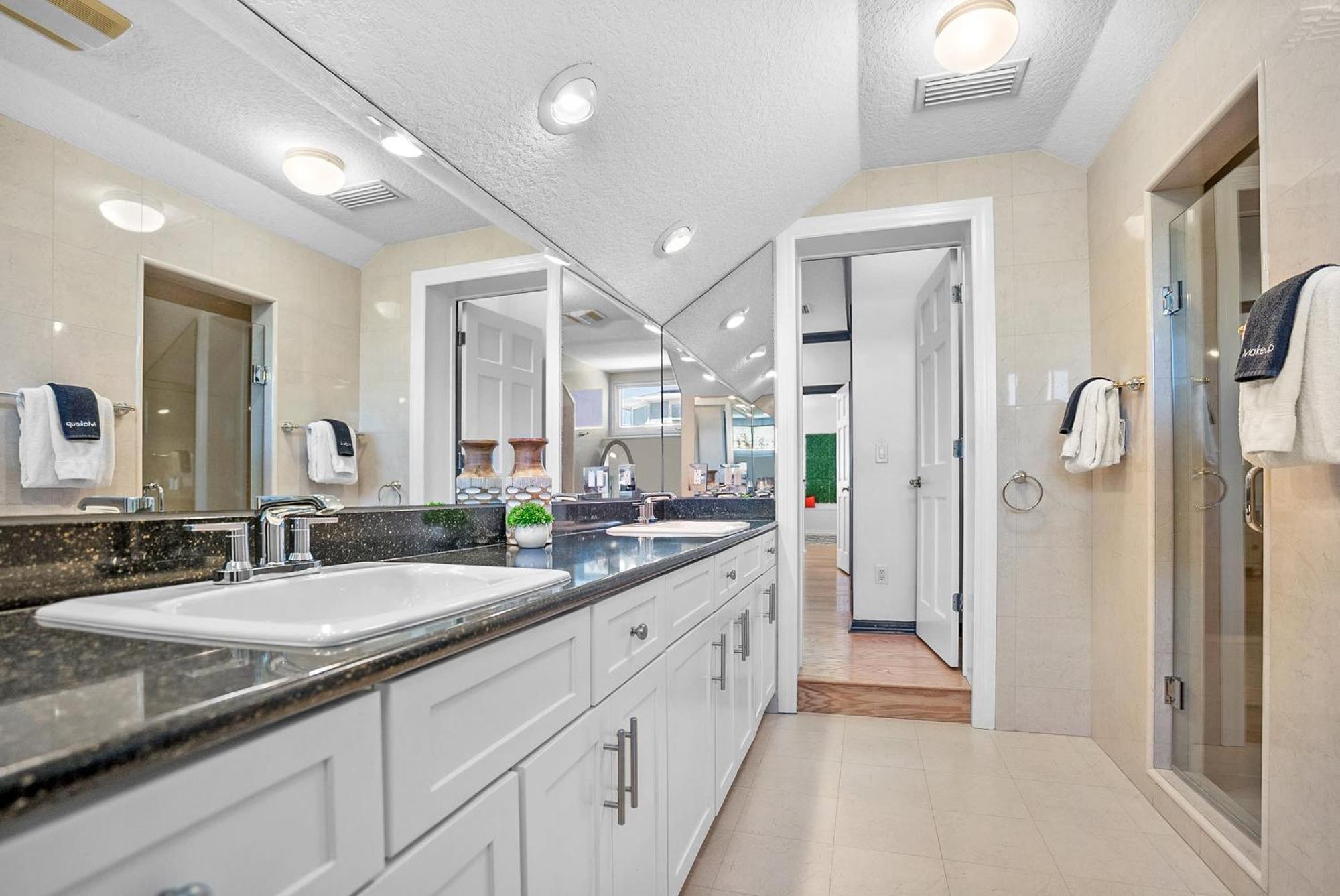Waterfront Vacation With Heated Pool Dock And Nearby