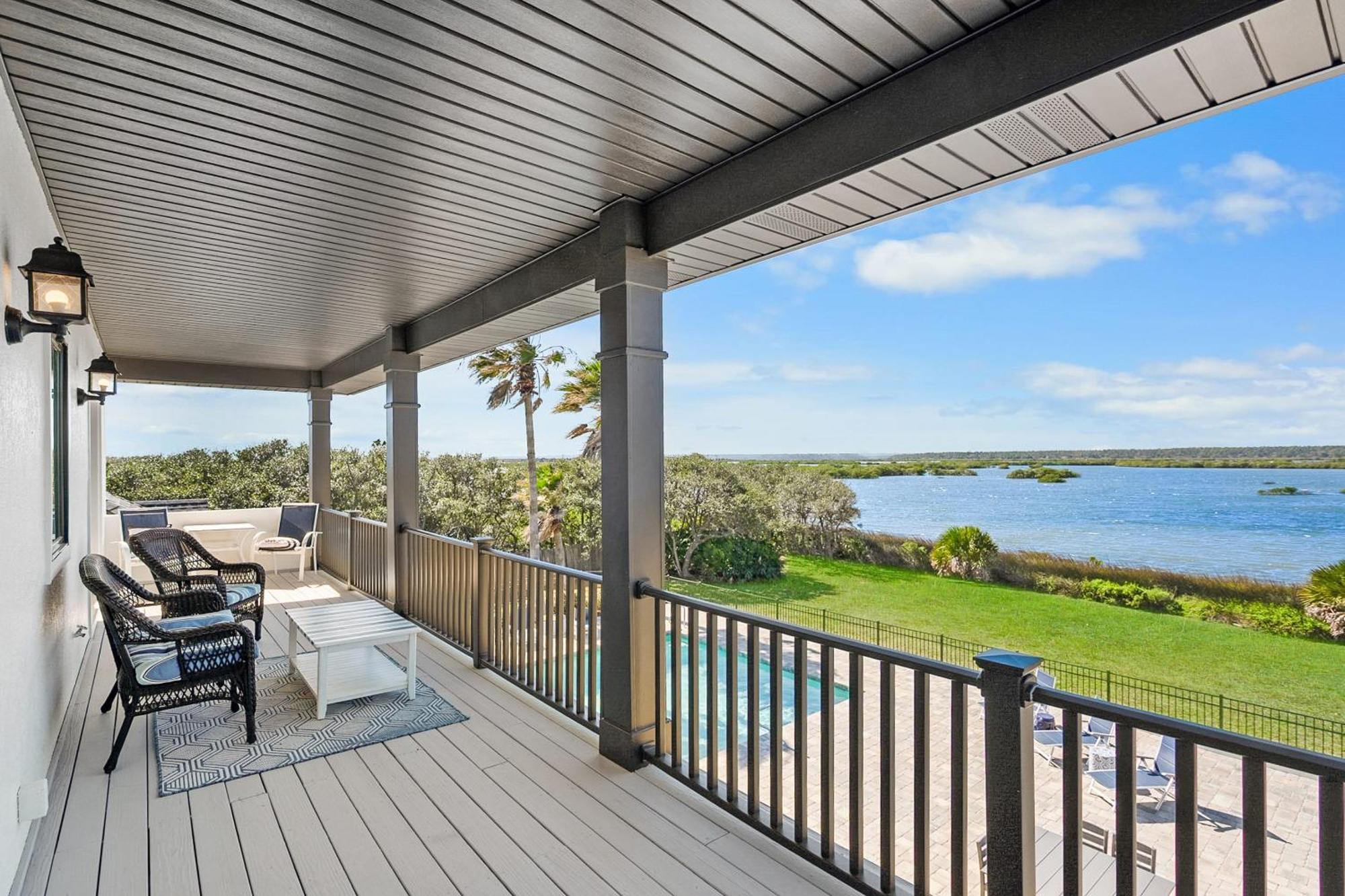 Waterfront Vacation With Heated Pool Dock And Nearby St. Augustine