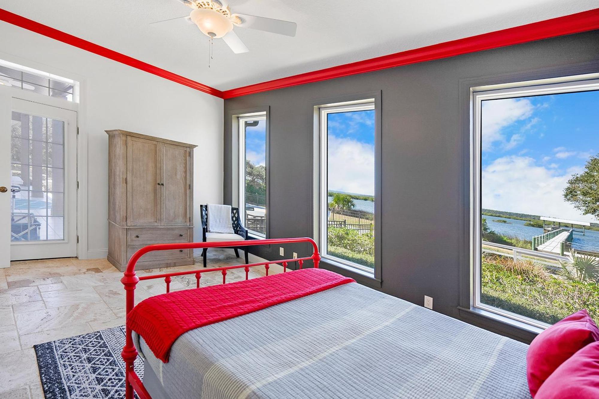 Waterfront Vacation With Heated Pool Dock And Nearby Holiday home