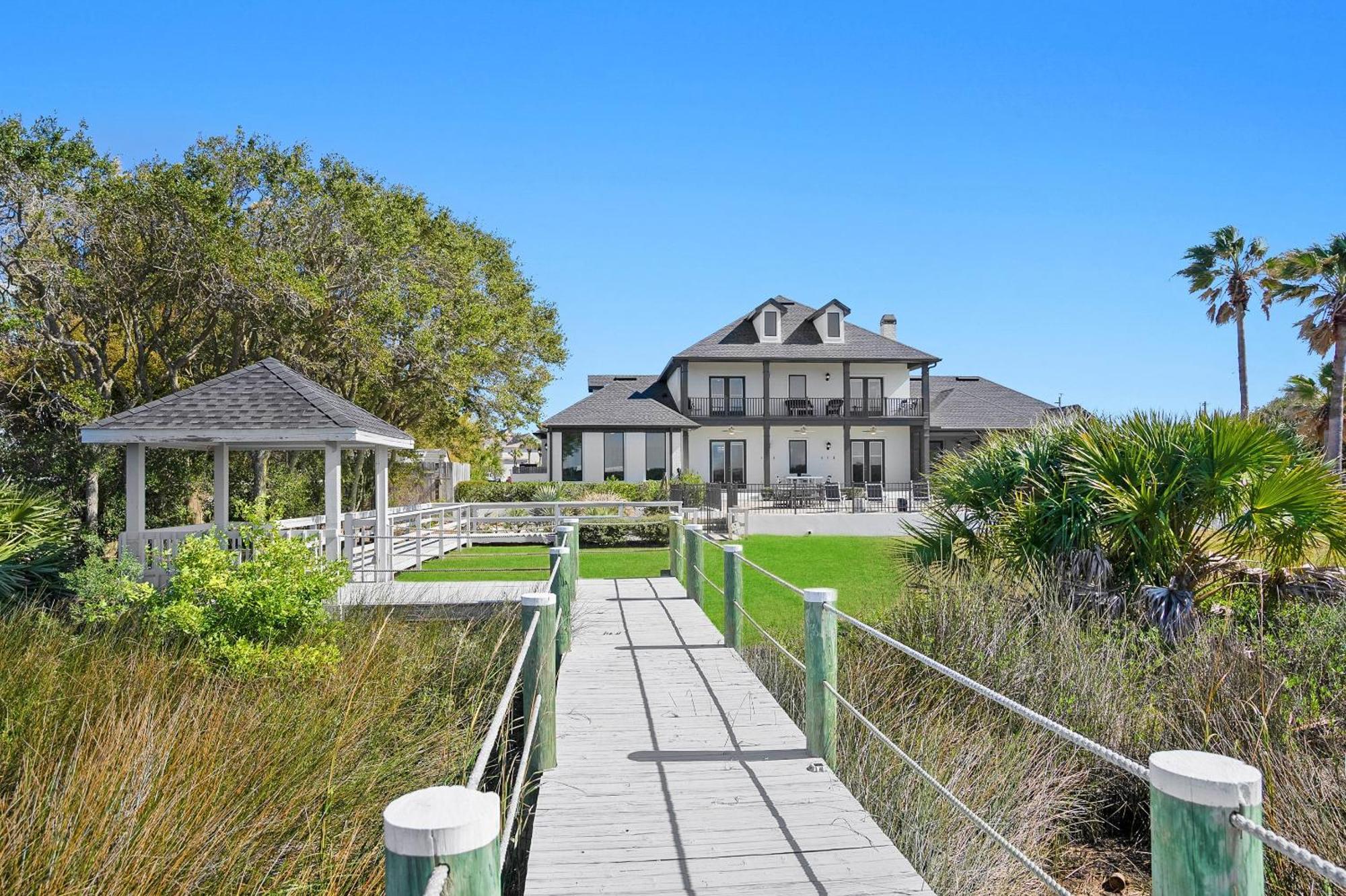 Waterfront Vacation With Heated Pool Dock And Nearby