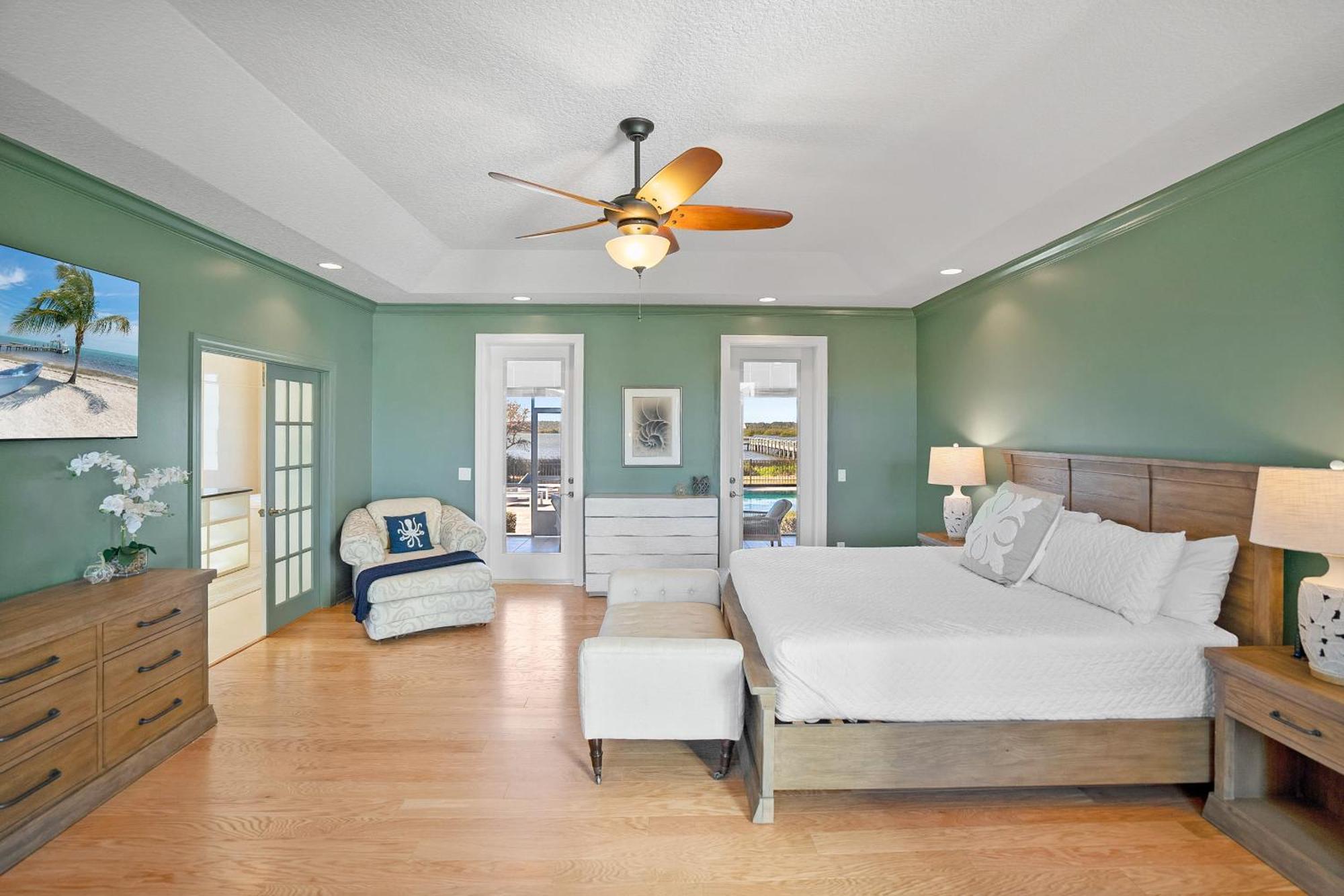 Holiday home Waterfront Vacation With Heated Pool Dock And Nearby
