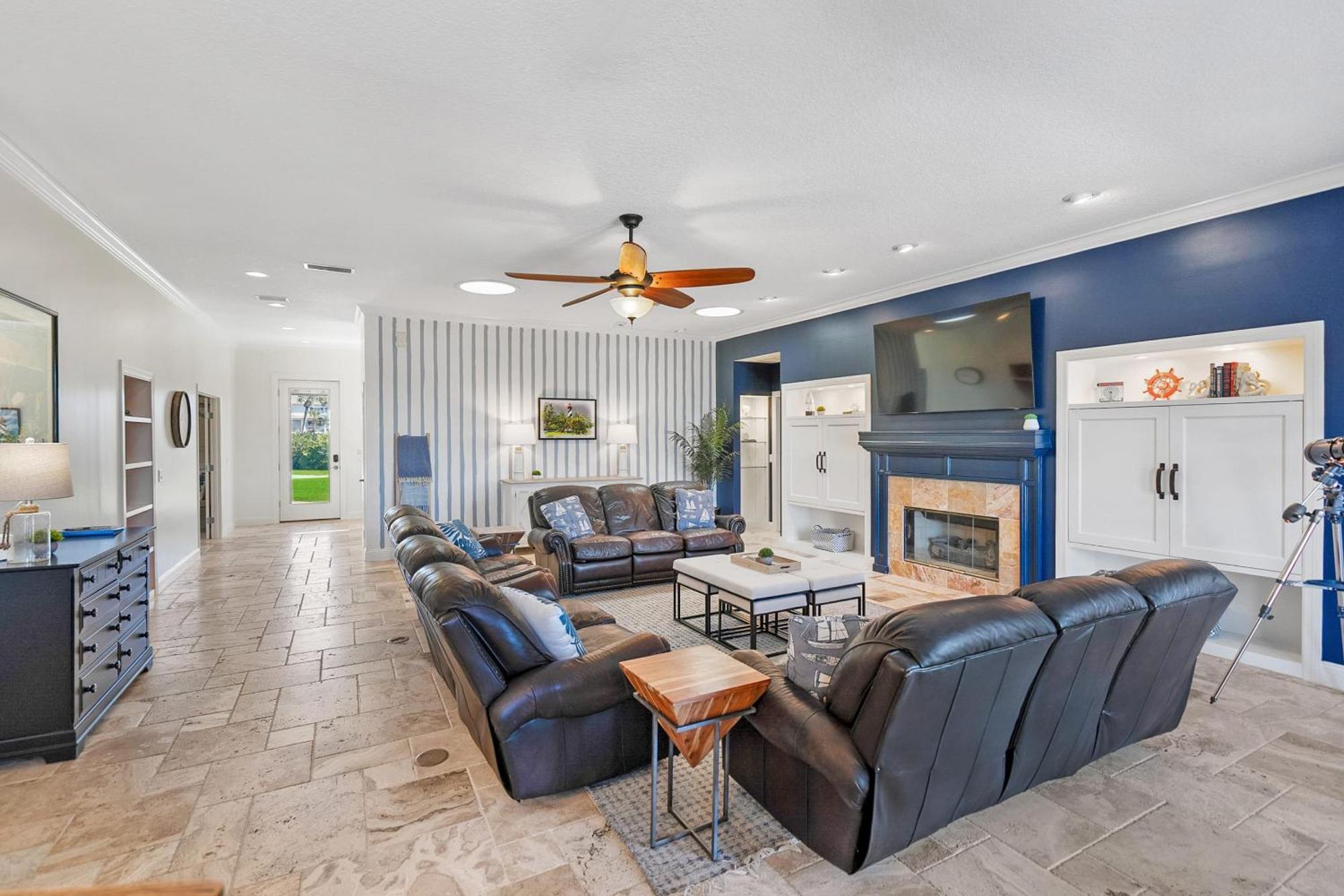 Waterfront Vacation With Heated Pool Dock And Nearby