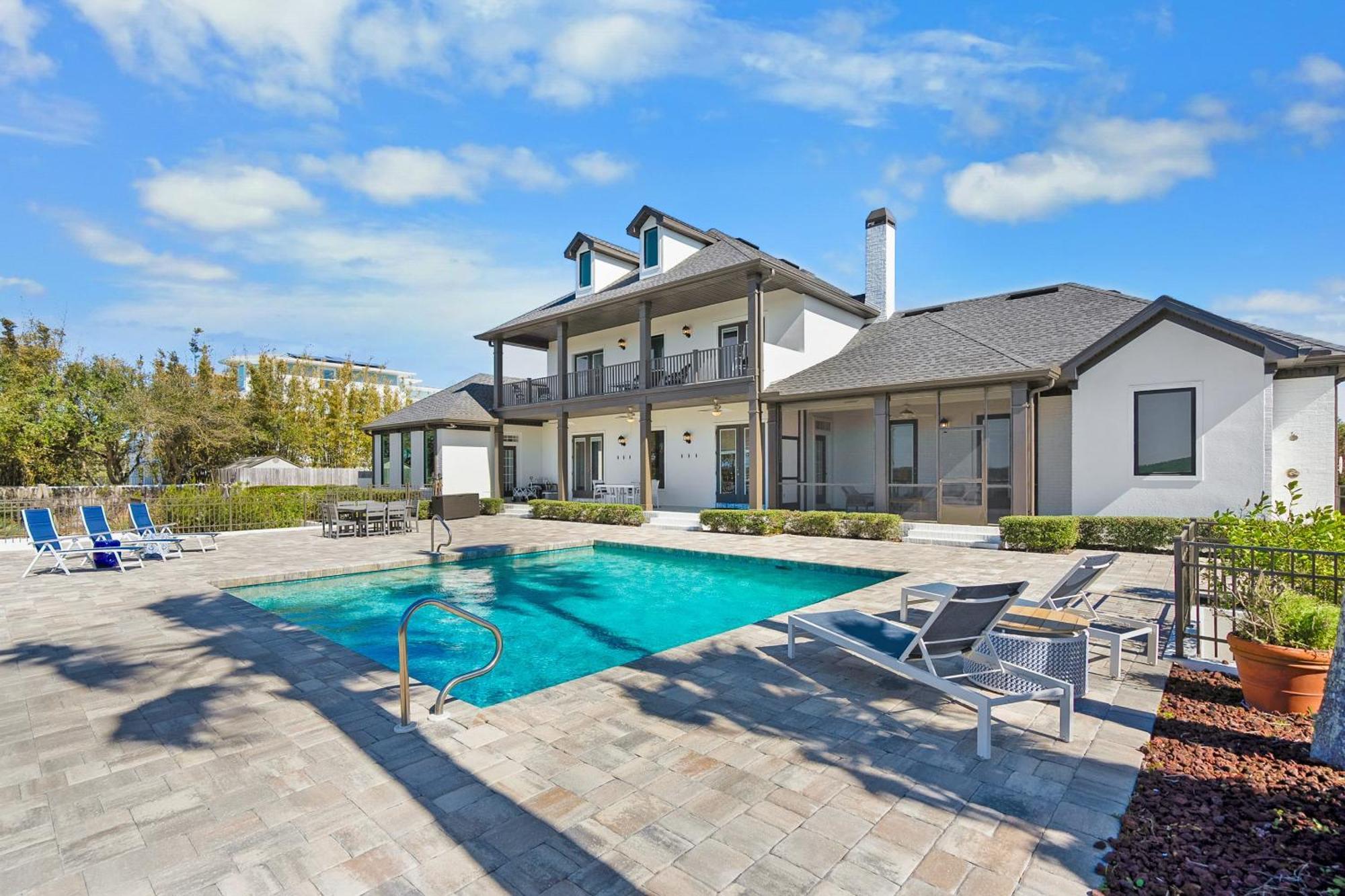 Waterfront Vacation With Heated Pool Dock And Nearby