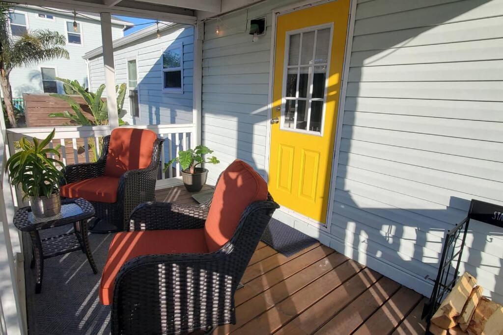 Waterfront With Private Dock, Walk To Casa de férias *