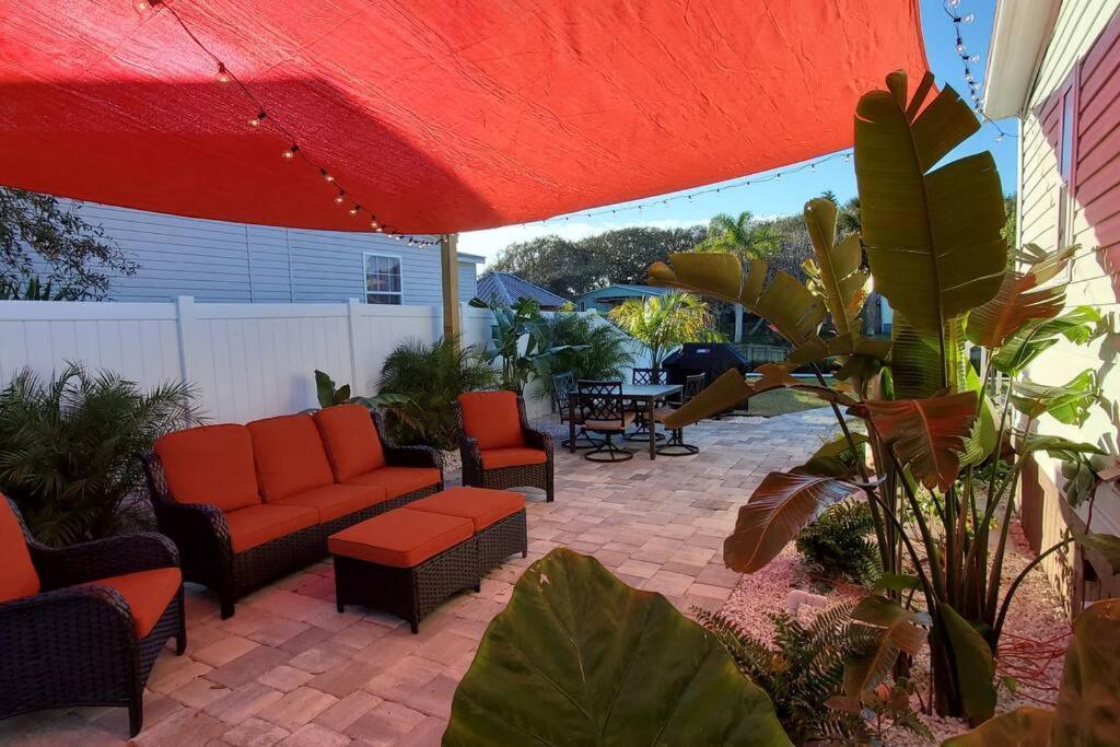 Waterfront With Private Dock, Walk To