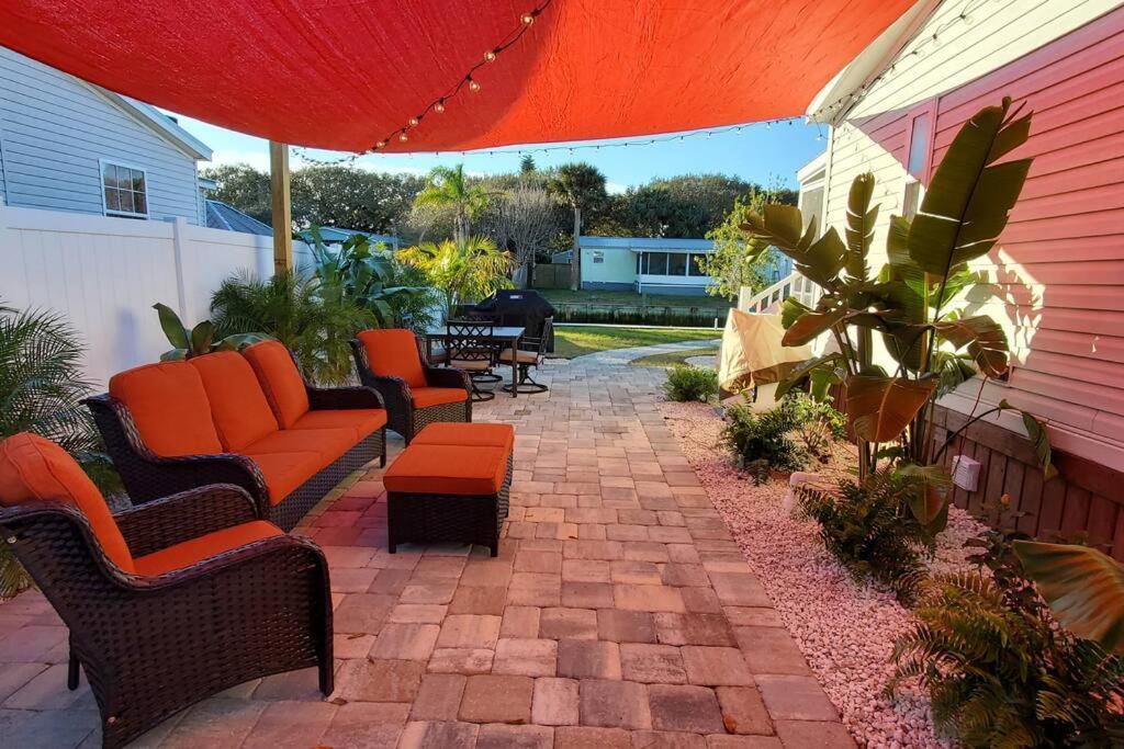Waterfront With Private Dock, Walk To