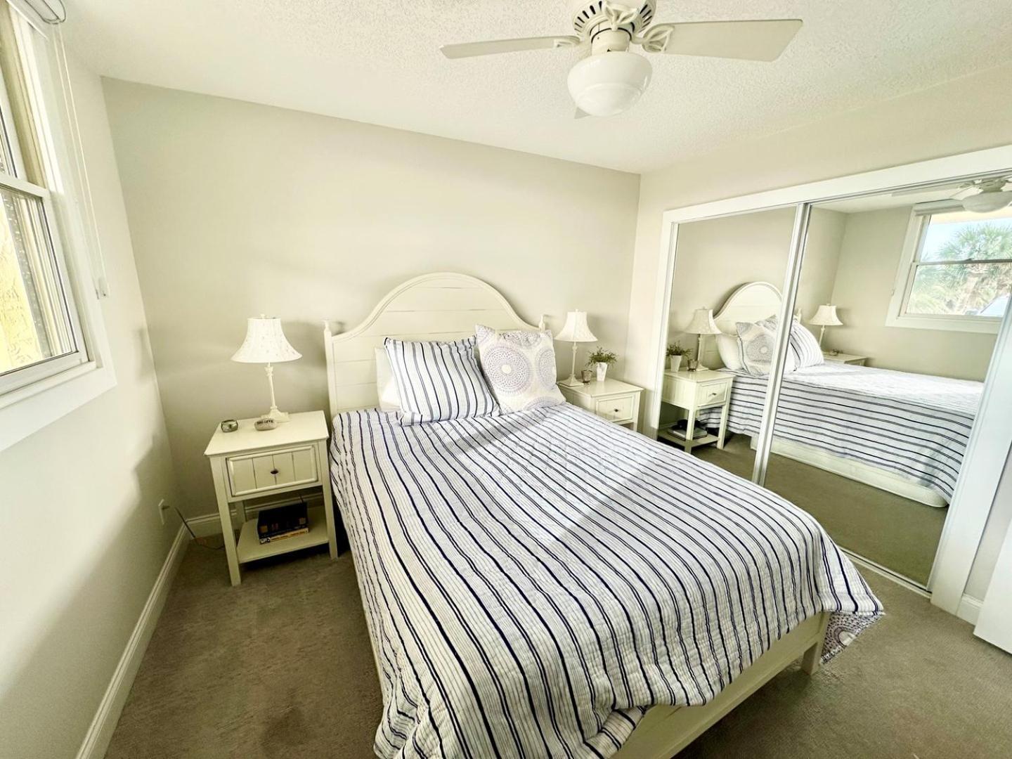 Dollar 2-102 Holiday home *