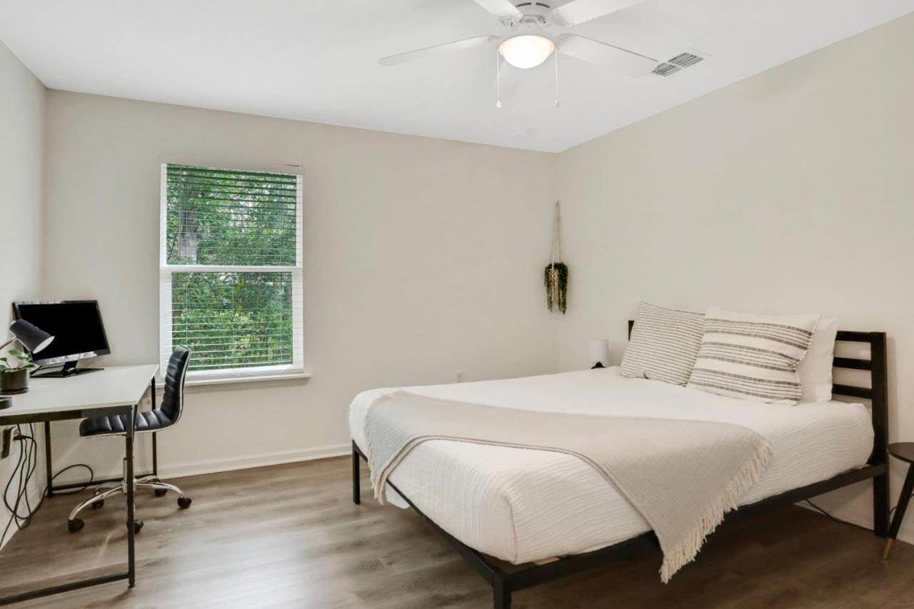 Charming Oasis Near Downtown And *