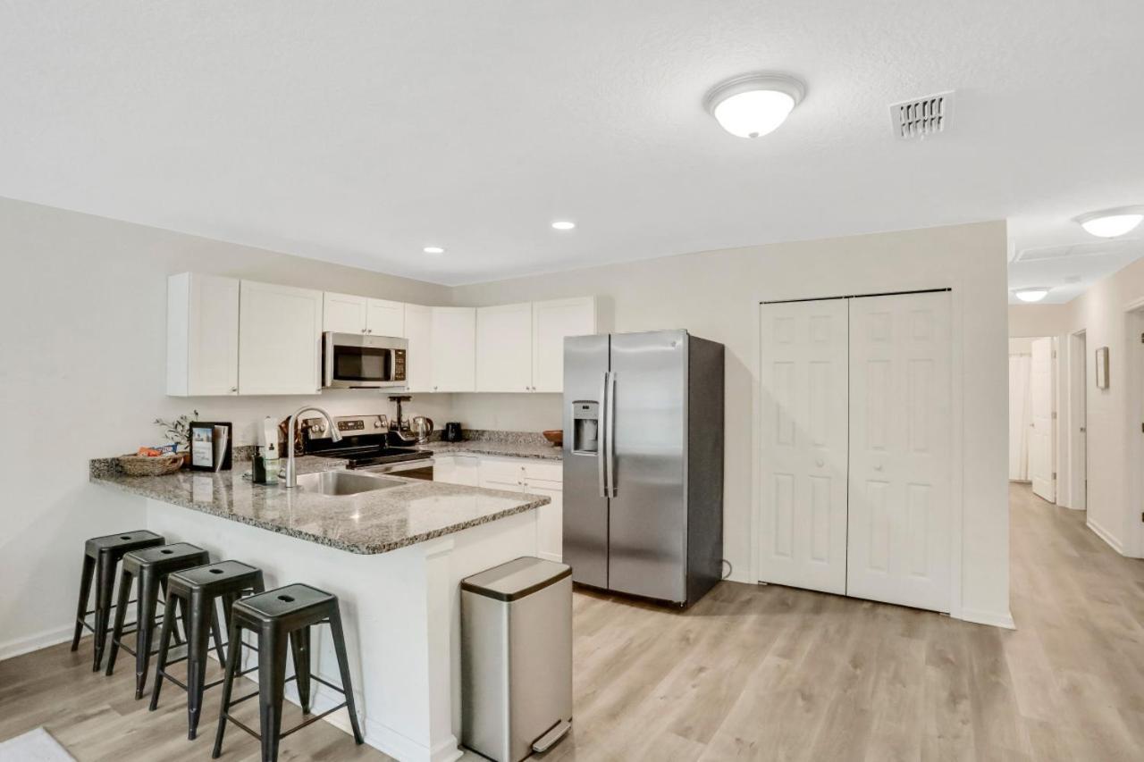 Charming Oasis Near Downtown And *